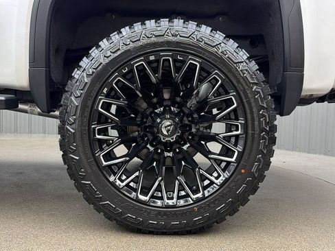 Used 2024 GMC Sierra 1500 SLT w/ SLT Premium Plus Package AWD/4WD image 12