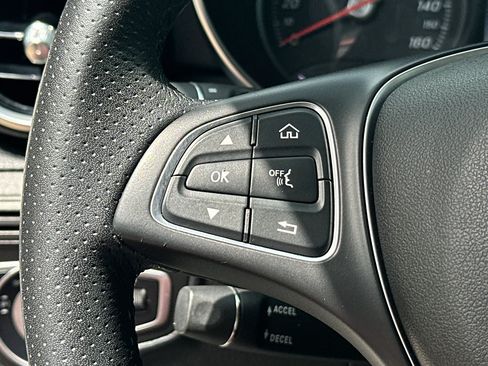 Used 2019 Mercedes-Benz GLC 300 4MATIC image 16