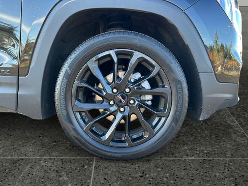 Used 2023 GMC Terrain SLE w/ Driver Convenience Package AWD/4WD image 10