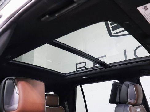 Used 2023 GMC Yukon Denali Ultimate image 17