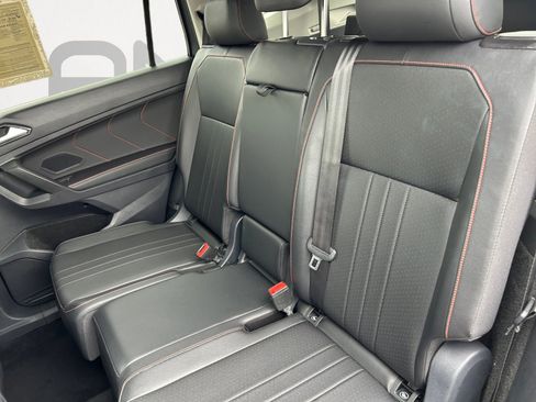 Used 2024 Volkswagen Tiguan Wolfsburg Edition FWD image 21