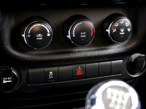 Used 2015 Jeep Wrangler Unlimited Sport image 19