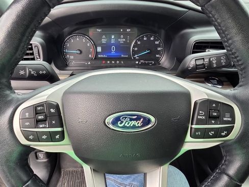 Used 2022 Ford Explorer Limited w/ Limited Technology Package AWD/4WD image 11