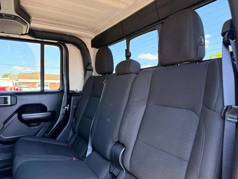 Used 2020 Jeep Gladiator Sport w/ Quick Order Package 24S AWD/4WD image 17