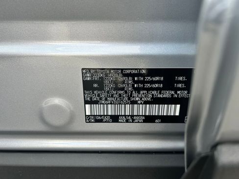 Used 2025 Toyota RAV4 Limited w/ Advanced Technology Package image 32