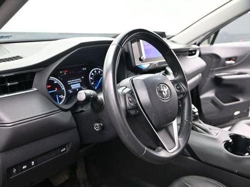 Used 2023 Toyota Venza LE AWD/4WD image 17