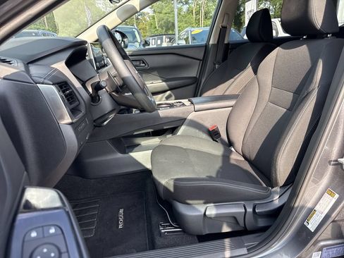 Used 2024 Nissan Rogue S AWD/4WD image 11
