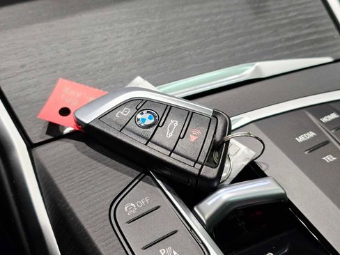 Used 2025 BMW 330i xDrive Sedan w/ Convenience Package image 31