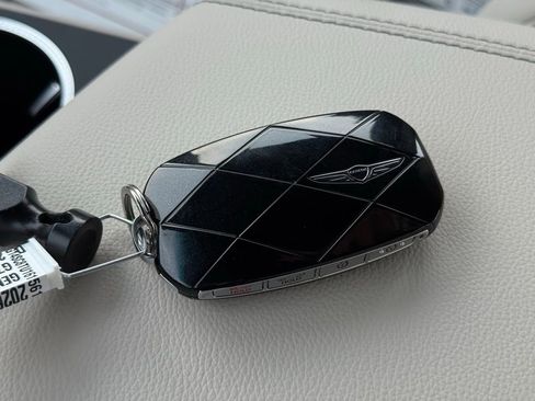 Used 2026 Genesis G70 2.5T image 32