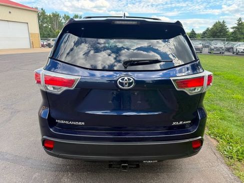 Used 2015 Toyota Highlander XLE AWD/4WD image 2