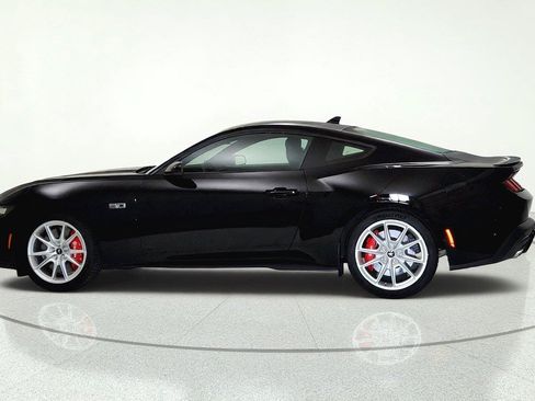 Used 2024 Ford Mustang GT Premium RWD image 4