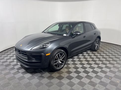 Certified 2026 Porsche Macan AWD/4WD image 11