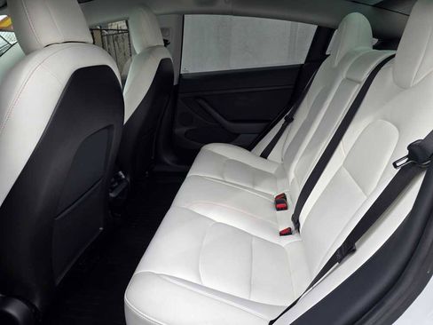 Used 2021 Tesla Model 3 Standard Range Plus image 28