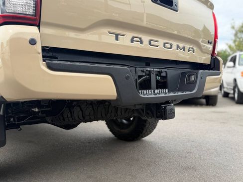 Used 2018 Toyota Tacoma TRD Off-Road w/ Technology Package AWD/4WD image 45