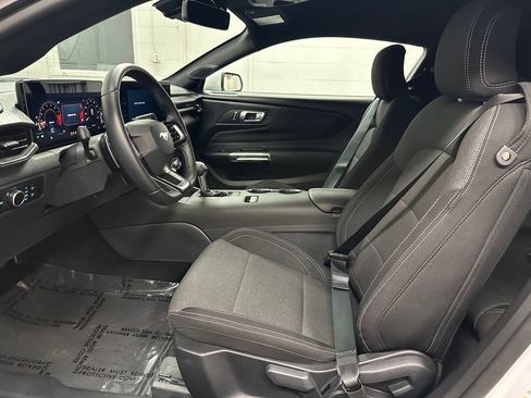 Used 2025 Ford Mustang GT RWD image 19