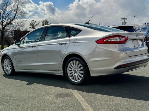 Used 2015 Ford Fusion SE image 6