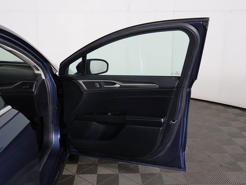 Used 2019 Ford Fusion SEL image 19