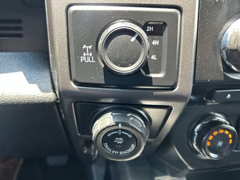 Used 2017 Ford F150 XLT w/ Equipment Group 302A Luxury AWD/4WD image 18