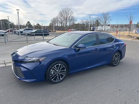 Used 2026 Toyota Camry XLE image 3