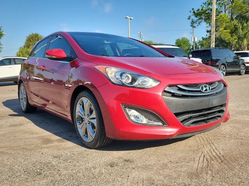 Used 2014 Hyundai Elantra GT w/ Option Group 03 image 2