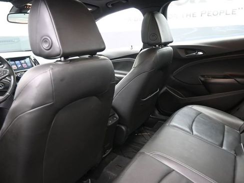 Used 2018 Chevrolet Cruze Premier FWD image 23