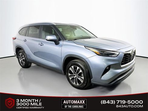 Used 2023 Toyota Highlander XLE image 1