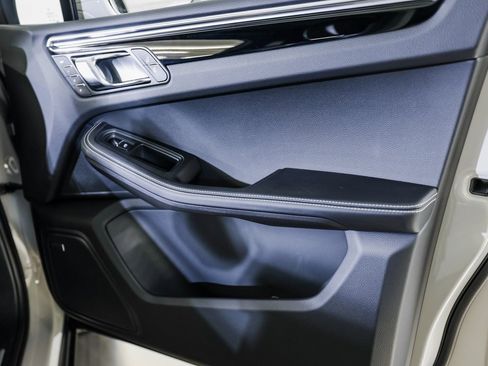 New 2026 Porsche Macan S image 27