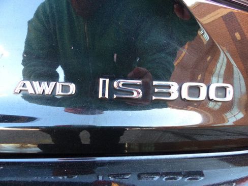 Used 2018 Lexus IS 300 F Sport w/ F Sport Package image 21