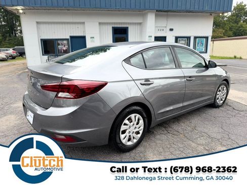Used 2019 Hyundai Elantra SE w/ Cargo Package FWD image 8