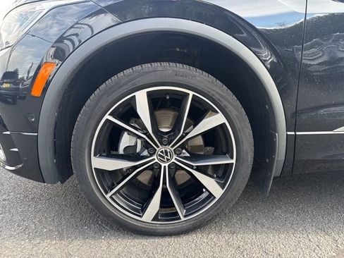 Used 2023 Volkswagen Tiguan SEL R-Line AWD/4WD image 28