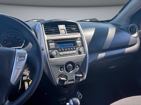 Used 2017 Nissan Versa SV FWD image 9