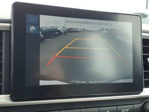 Used 2025 Hyundai Venue SEL FWD image 13