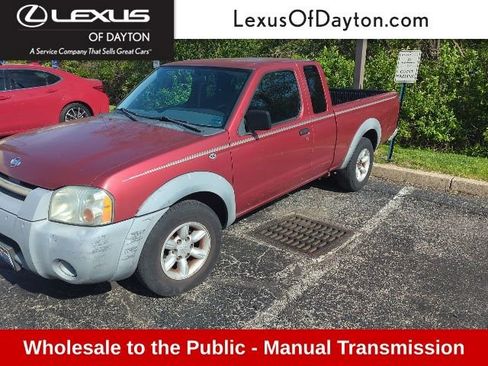 Used 2001 Nissan Frontier XE image 1