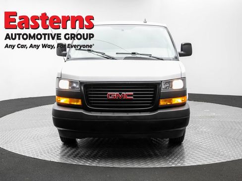 Used 2022 GMC Savana 2500 RWD image 2