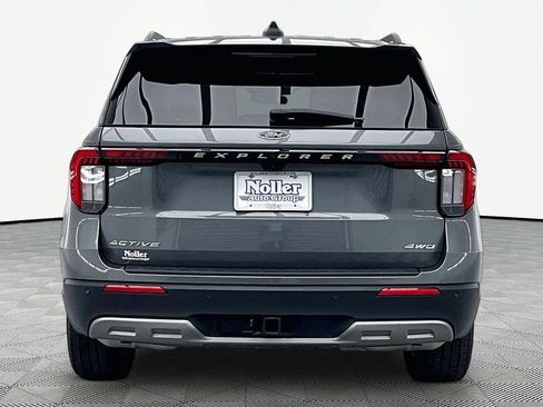 Certified 2025 Ford Explorer Active w/ Active Comfort Package AWD/4WD image 4