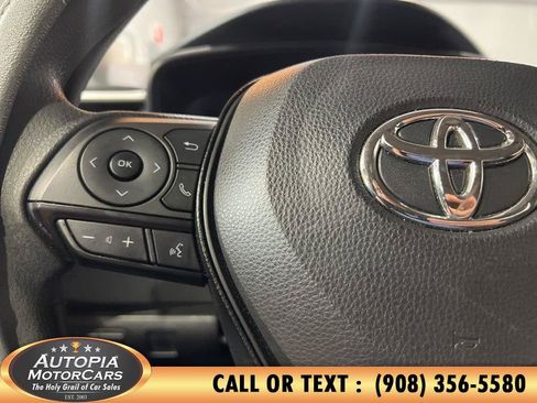 Used 2020 Toyota Corolla LE FWD image 20