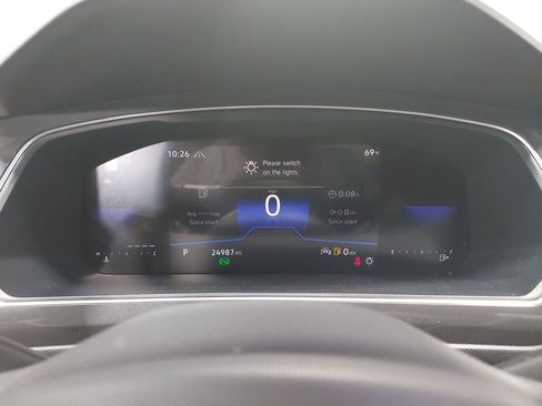 Used 2023 Volkswagen Tiguan SE image 18