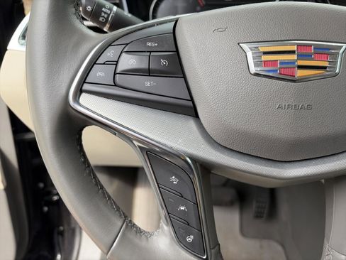 Used 2021 Cadillac XT5 Premium Luxury image 12