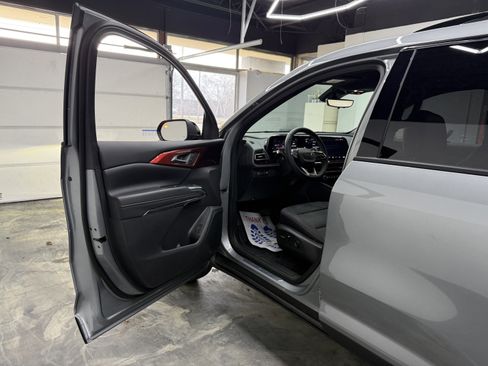 Used 2026 Chevrolet Traverse Z71 image 10