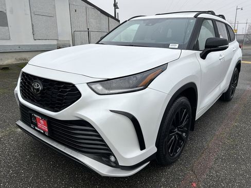 New 2026 Toyota Highlander XSE image 1