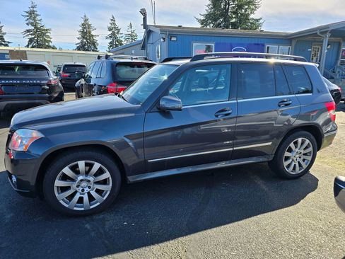 Used 2011 Mercedes-Benz GLK 350 4MATIC image 2