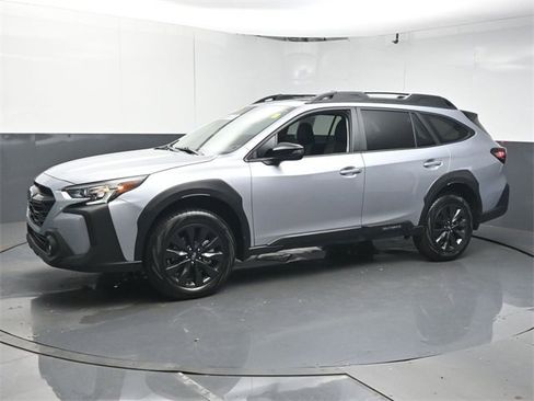 Used 2025 Subaru Outback Onyx Edition w/ Popular Package #2 image 4