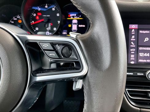 Used 2019 Porsche Macan AWD/4WD image 22