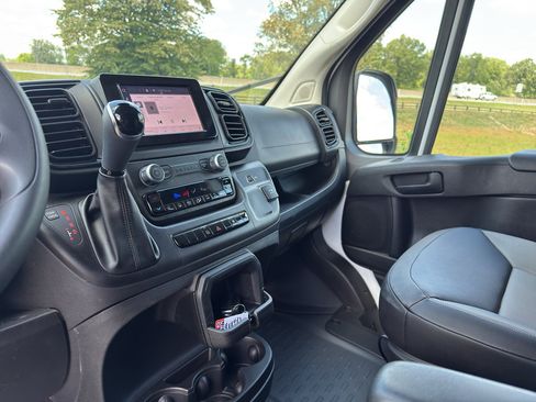 Used 2026 RAM ProMaster 2500 w/ Convenience Group FWD image 11