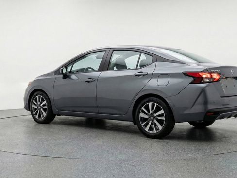 Used 2025 Nissan Versa SV image 5