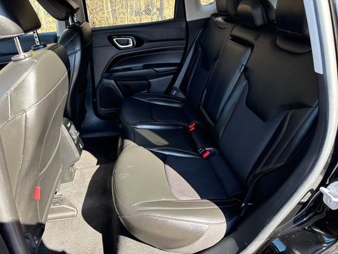 Used 2022 Jeep Compass Trailhawk w/ Trailhawk Convenience Group image 16