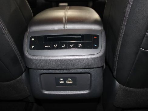 Used 2024 Nissan Pathfinder SL AWD/4WD image 33