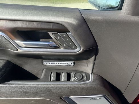 Certified 2024 GMC Sierra 1500 Denali image 23