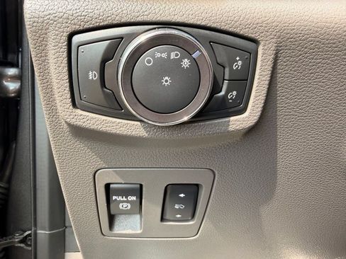 Used 2018 Ford Expedition Max XLT w/ Equipment Group 202A AWD/4WD image 21