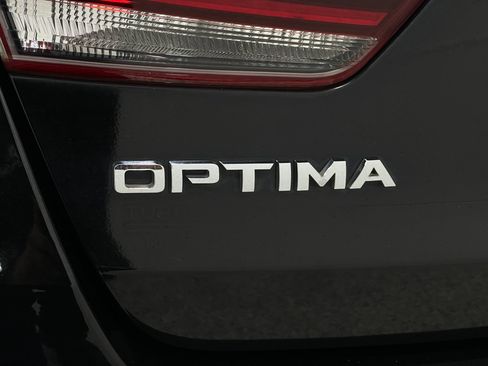 Used 2018 Kia Optima S w/ Panoramic Sunroof Package FWD image 37